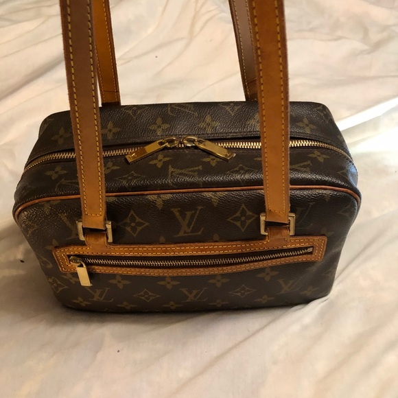 Louis Vuitton Cite mm - Picture 2 of 4